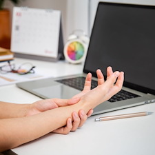 Therapeutic-massage-for-carpal-tunnel-and-wrist-discomfort 0